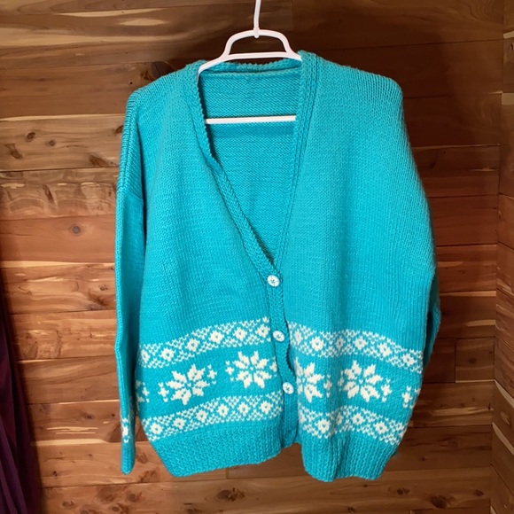 Vintage Snowflake Cardigan - Picture 2 of 3